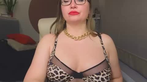 Snapshot of dom_mummy chatting on 29, 4, 2026 DOM MUMMY online show from 29, 4, 2026