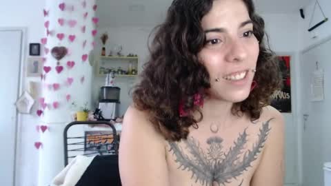 Snapshot of domenica_dos_ouros chatting on 27, 5, 2026 sweet domme online show from 27, 5, 2026