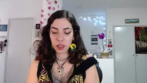 Snapshot of domenica_dos_ouros chatting on 3, 7, 2026 sweet domme online show from 3, 7, 2026