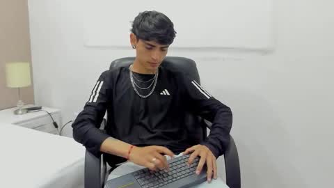 Snapshot of dominic_foox chatting on 5, 2, 2026 Dominic foox online show from 5, 2, 2026