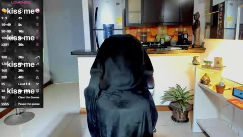 SANTI  independent model online show from 19, 9, 2025