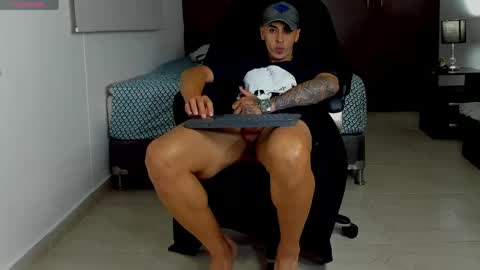 SANTI  independent model online show from 17, 4, 2026