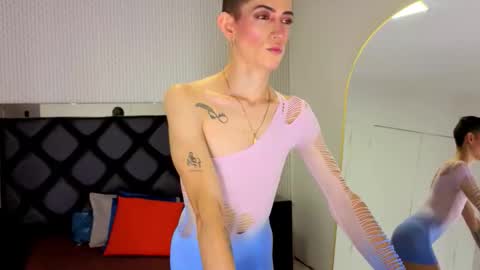 Snapshot of dominic_thailor chatting on 7, 10, 2025 Dominic online show from 7, 10, 2025