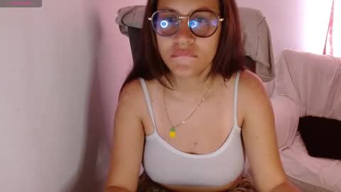 Snapshot of dominica3 chatting on 18, 10, 2025 online show from 18, 10, 2025