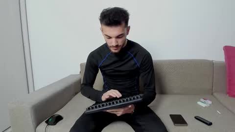 Snapshot of dominicvalente chatting on 19, 10, 2025 dominicvalente online show from 19, 10, 2025