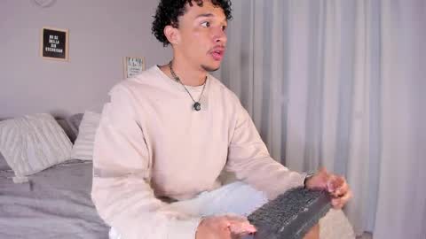 Snapshot of dominik_drake chatting on 7, 4, 2026 Dominik Drake online show from 7, 4, 2026