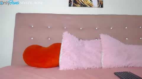   online show from 1, 10, 2025