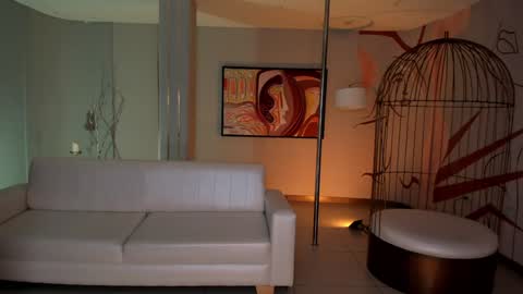 Dominique online show from 30, 1, 2025