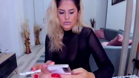 Snapshot of domtessa chatting on 15, 9, 2025 Tessa online show from 15, 9, 2025