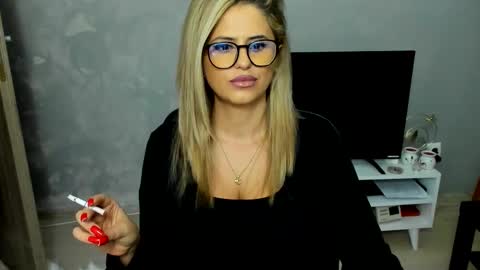 Snapshot of domtessa chatting on 22, 11, 2025 Tessa online show from 22, 11, 2025