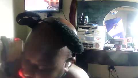 Snapshot of donaldk21 chatting on 24, 11, 2025 HBYAM online show from 24, 11, 2025