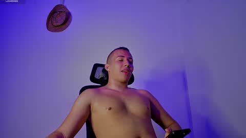 Donat Independent Model online show from 30, 12, 2024