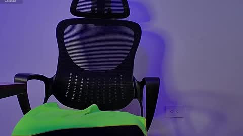 Donat Independent Model online show from 3, 3, 2025