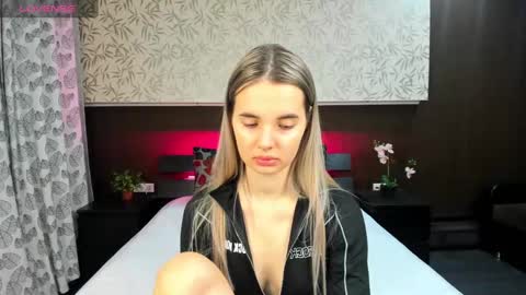 Snapshot of donnaaa_evans chatting on 5, 2, 2025 Donna On GMT2 Mon-Fri 3-9 AM online show from 5, 2, 2025