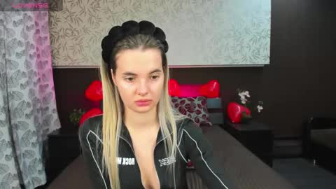 Snapshot of donnaaa_evans chatting on 22, 2, 2025 Donna On GMT2 Mon-Fri 3-9 AM online show from 22, 2, 2025