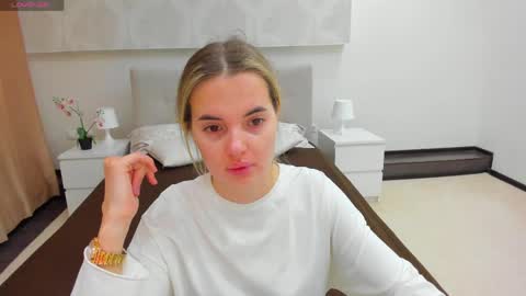 Snapshot of donnaaa_evans chatting on 17, 5, 2026 Donna On GMT2 Mon-Fri 3-9 AM online show from 17, 5, 2026