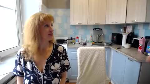Tatiana 43 curvy sexy body and Joanna redhead 39 years online show from 2, 10, 2025