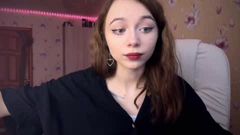 Nicole online show from 20, 2, 2025