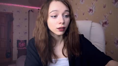 Nicole online show from 20, 2, 2025