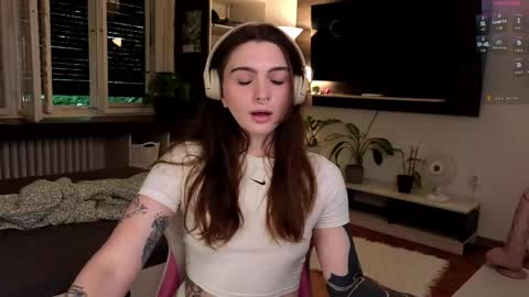 Snapshot of dorfmatratze_ chatting on 6, 6, 2026 Alice online show from 6, 6, 2026