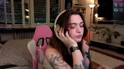Snapshot of dorfmatratze_ chatting on 8, 6, 2026 Alice online show from 8, 6, 2026