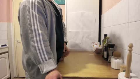 menu  below online show from 9, 2, 2025