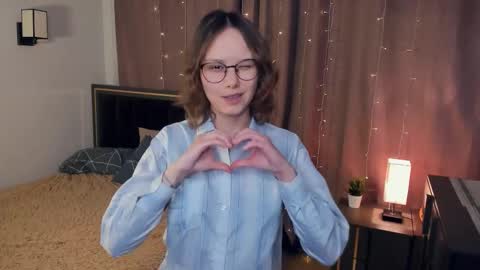 Violet online show from 6, 11, 2025