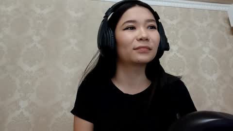 Snapshot of dorothygreene chatting on 15, 10, 2025 YuKi online show from 15, 10, 2025