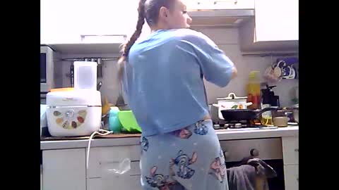 Dorrie Ann online show from 27, 1, 2025