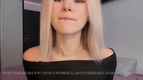 Snapshot of doublesees chatting on 23, 1, 2025 MOLLYYYY dont forget to give me a thumb up online show from 23, 1, 2025