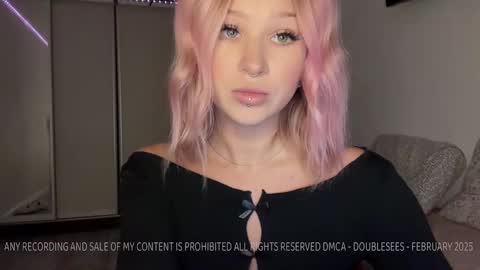 Snapshot of doublesees chatting on 28, 2, 2025 MOLLYYYY dont forget to give me a thumb up online show from 28, 2, 2025