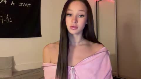 Snapshot of doublesees chatting on 10, 10, 2025 MOLLYYYY dont forget to give me a thumb up online show from 10, 10, 2025