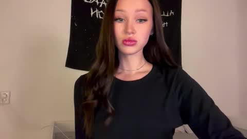 Snapshot of doublesees chatting on 17, 10, 2025 MOLLYYYY dont forget to give me a thumb up online show from 17, 10, 2025