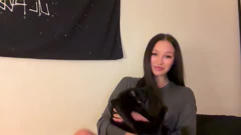 Snapshot of doublesees chatting on 24, 10, 2025 MOLLYYYY dont forget to give me a thumb up online show from 24, 10, 2025