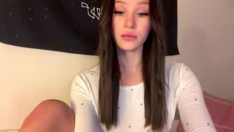 Snapshot of doublesees chatting on 28, 10, 2025 MOLLYYYY dont forget to give me a thumb up online show from 28, 10, 2025