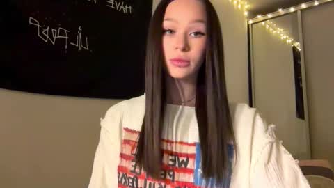 Snapshot of doublesees chatting on 4, 11, 2025 MOLLYYYY dont forget to give me a thumb up online show from 4, 11, 2025