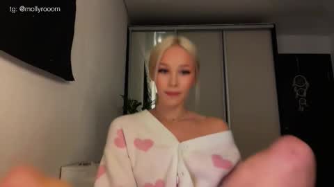 MOLLYYYY dont forget to give me a thumb up online show from 31, 5, 2026