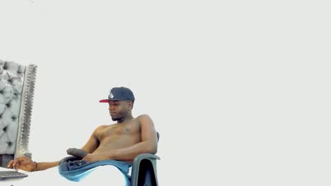 DOUGLAS online show from 23, 9, 2025