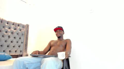 DOUGLAS online show from 29, 9, 2025