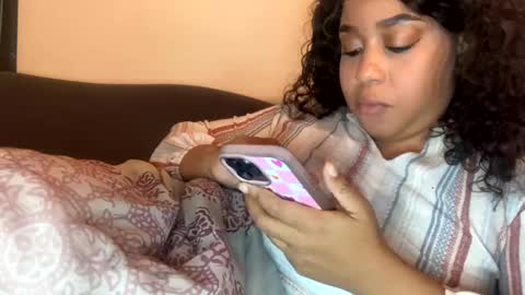 dove_love22 online show from 4, 11, 2025