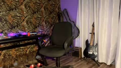 MrPirated online show from 5, 1, 2025