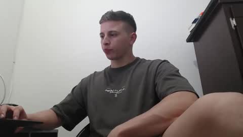 Snapshot of draco_boy2000 chatting on 1, 10, 2025 draco_boy2000 online show from 1, 10, 2025