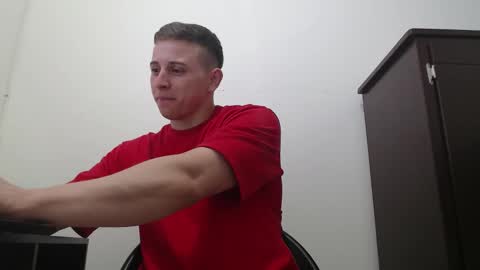 Snapshot of draco_boy2000 chatting on 10, 10, 2025 draco_boy2000 online show from 10, 10, 2025