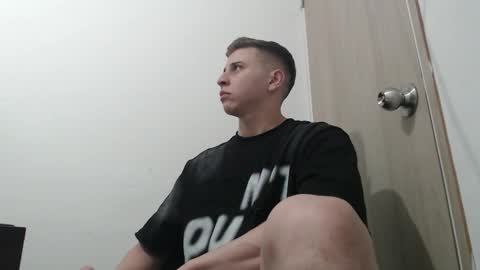 Snapshot of draco_boy2000 chatting on 27, 10, 2025 draco_boy2000 online show from 27, 10, 2025