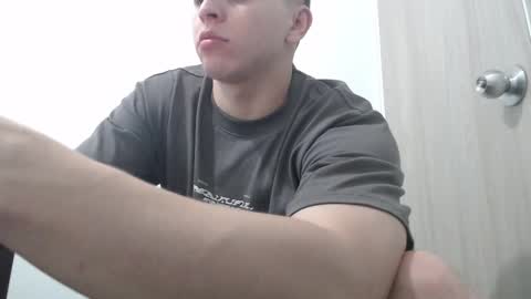 Snapshot of draco_boy2000 chatting on 6, 11, 2025 draco_boy2000 online show from 6, 11, 2025