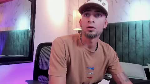 Snapshot of drakeneumann chatting on 4, 7, 2026 Drake Neuman online show from 4, 7, 2026