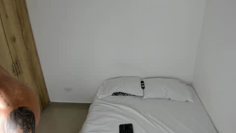 Snapshot of drakesmith02 chatting on 19, 11, 2025 Drake Smith online show from 19, 11, 2025