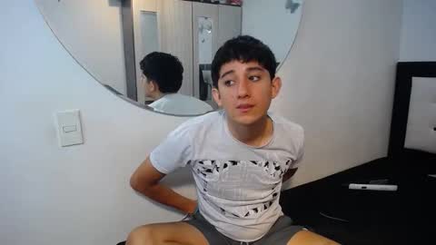 Snapshot of dravith_and_valery chatting on 26, 11, 2025 -- nicolle and jhon -- online show from 26, 11, 2025