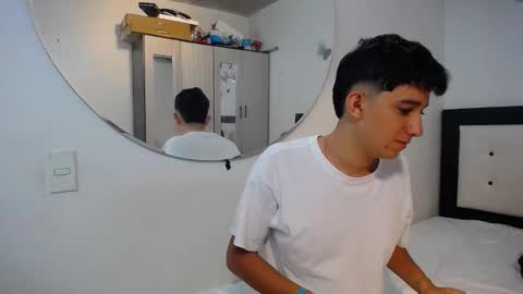 Snapshot of dravith_and_valery chatting on 4, 12, 2025 -- nicolle and jhon -- online show from 4, 12, 2025