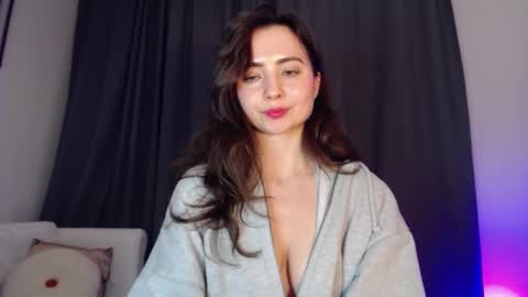 Nicole online show from 7, 1, 2025